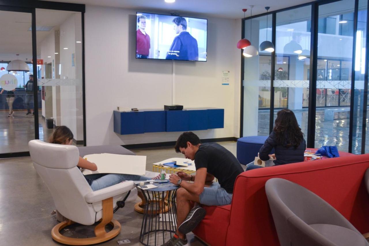 Livup Suites En Zona Iteso 萨波潘 外观 照片